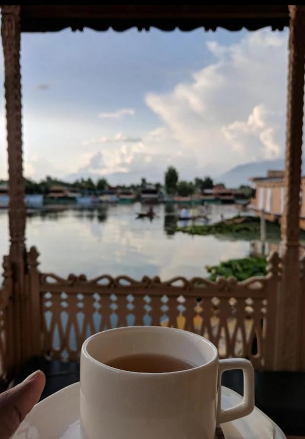 Lala Rukh Group Of Houseboats Hotel Srinagar  Exterior photo